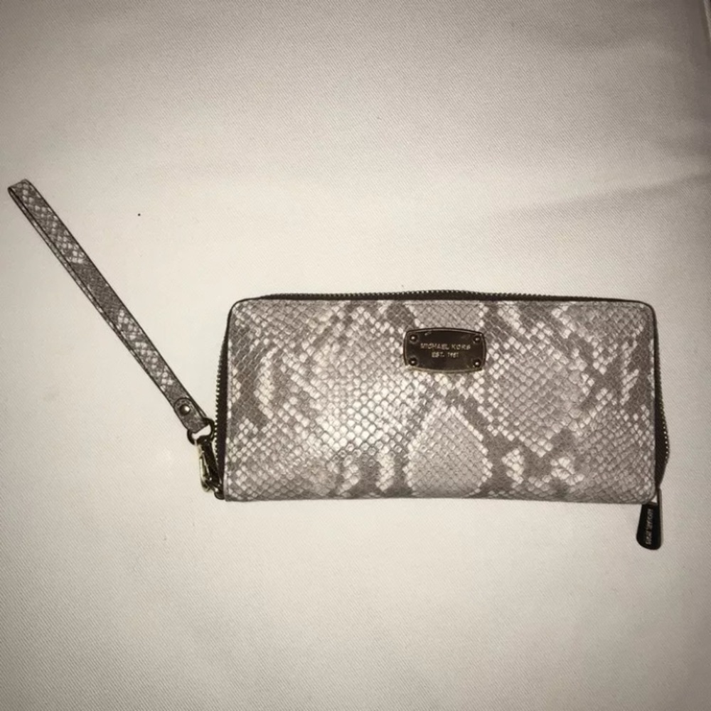 Michael Kors Jet Set Continental Wallet